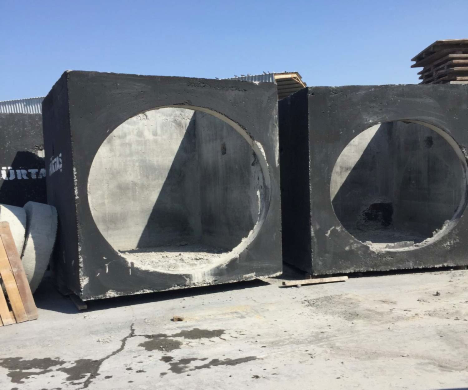 rediksiyon kapaklı beton taban elemanı